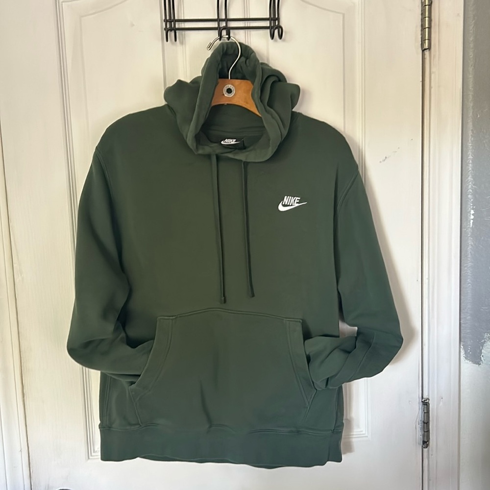 Men’s green hoodie
